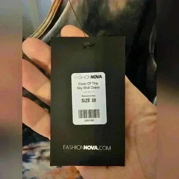 Fashion Nova NWT Color Of The Sky Midi Dress - Black/combo Plus Size 3x - Picture 3 of 4